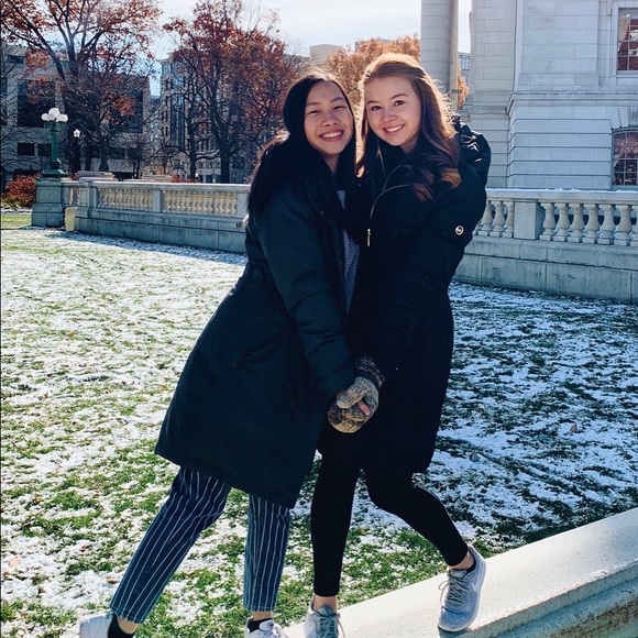 Meet your Posher, Raegan - Picture 1 of 1